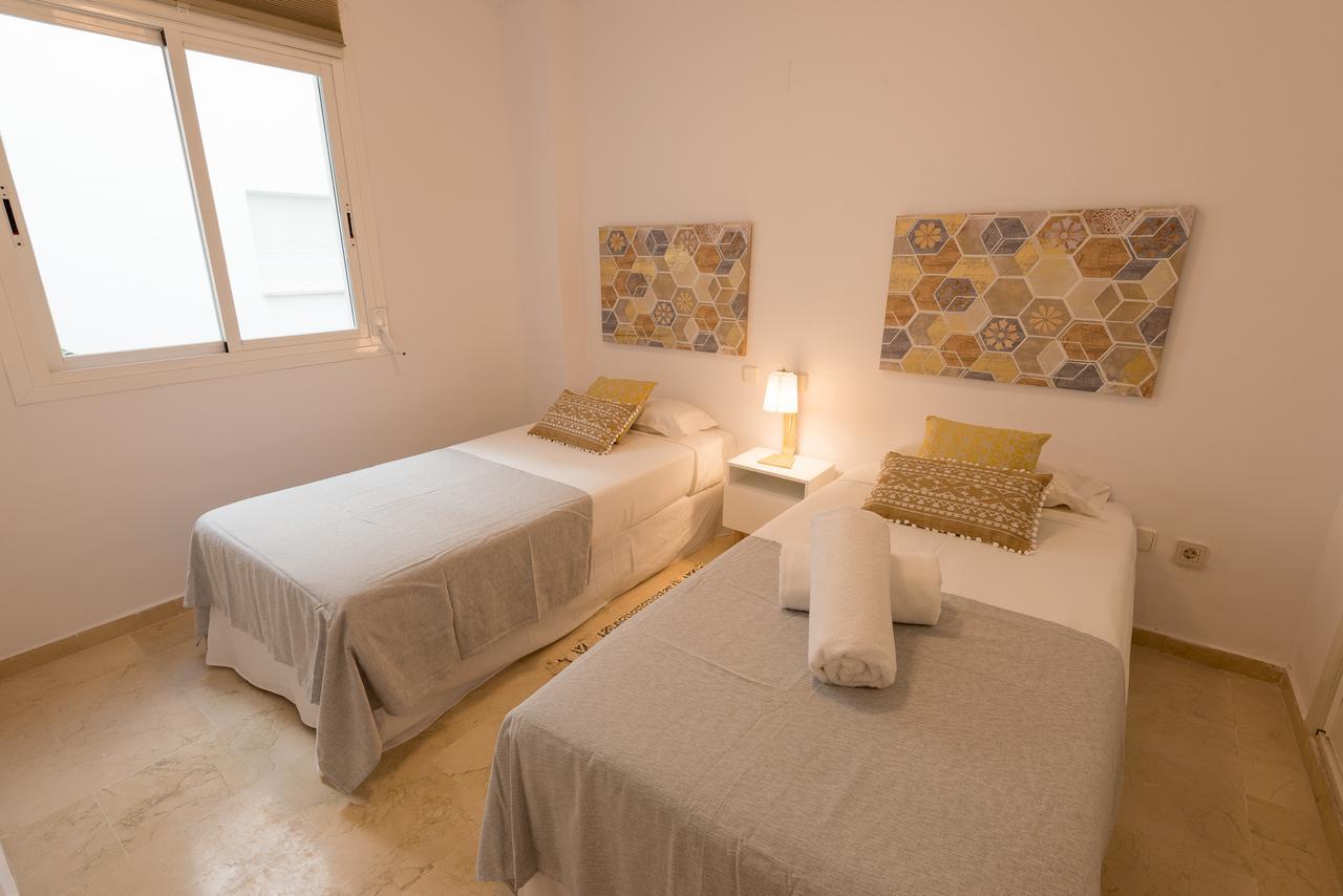 Vacation I Puerto Banus Apt, 24-7 Security, A Minute From The Marina, The Sea And Luxury Shopping *